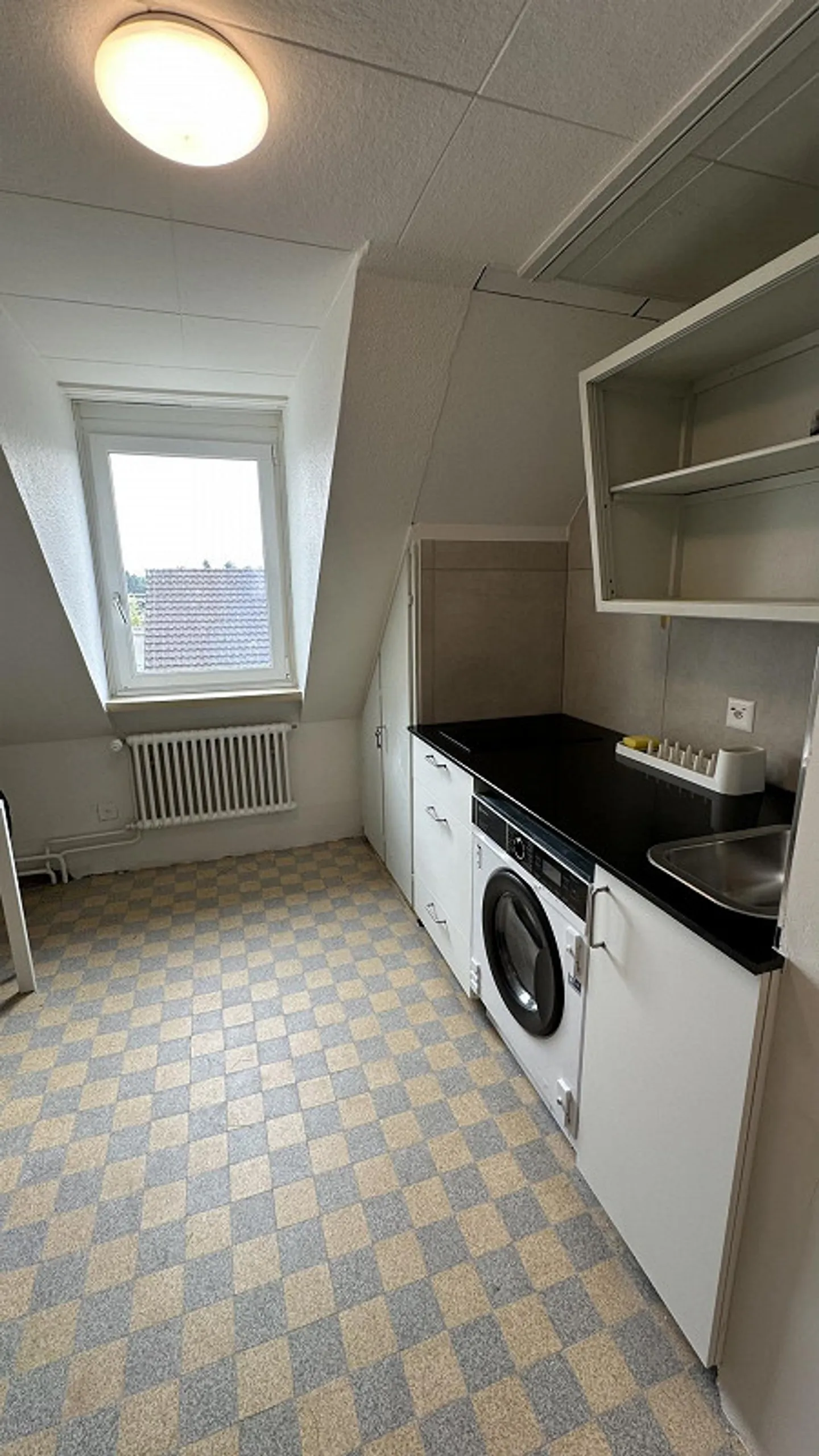 Camera d'appartamento recentemente ristrutturata - Foto 5 di 6