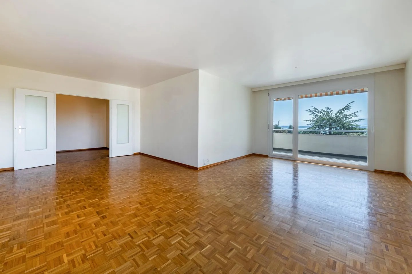 Lakeside Family Apartment - Photo 2 of 6