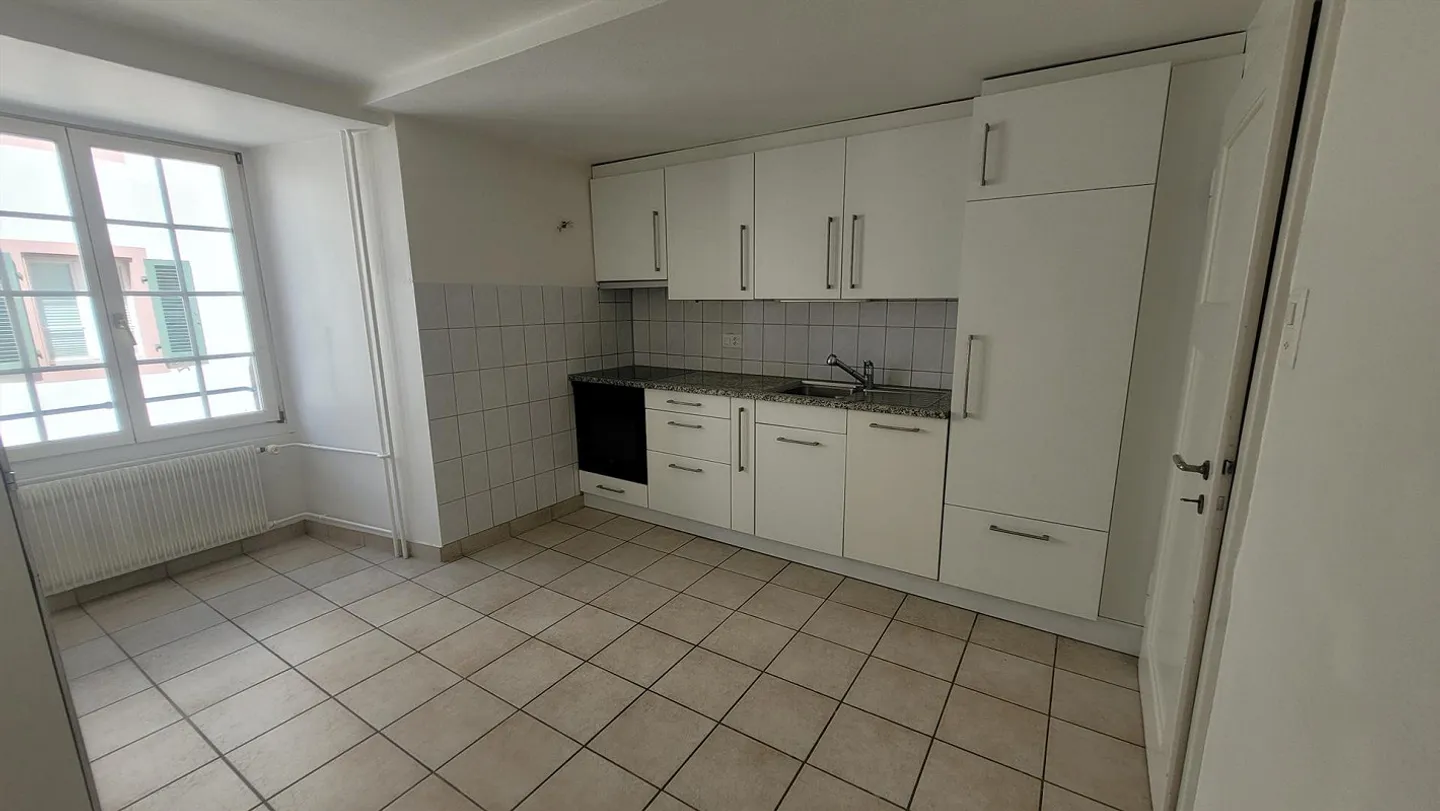 Appartamento ristrutturato di 2,5 stanze nel centro storico di Liestal - Foto 7 di 17