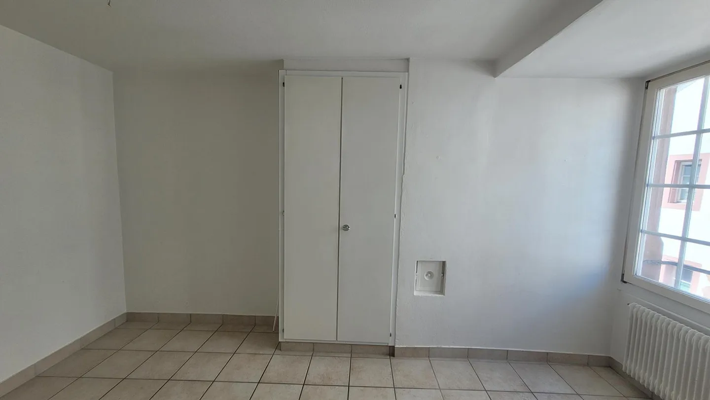 Appartamento ristrutturato di 2,5 stanze nel centro storico di Liestal - Foto 8 di 17