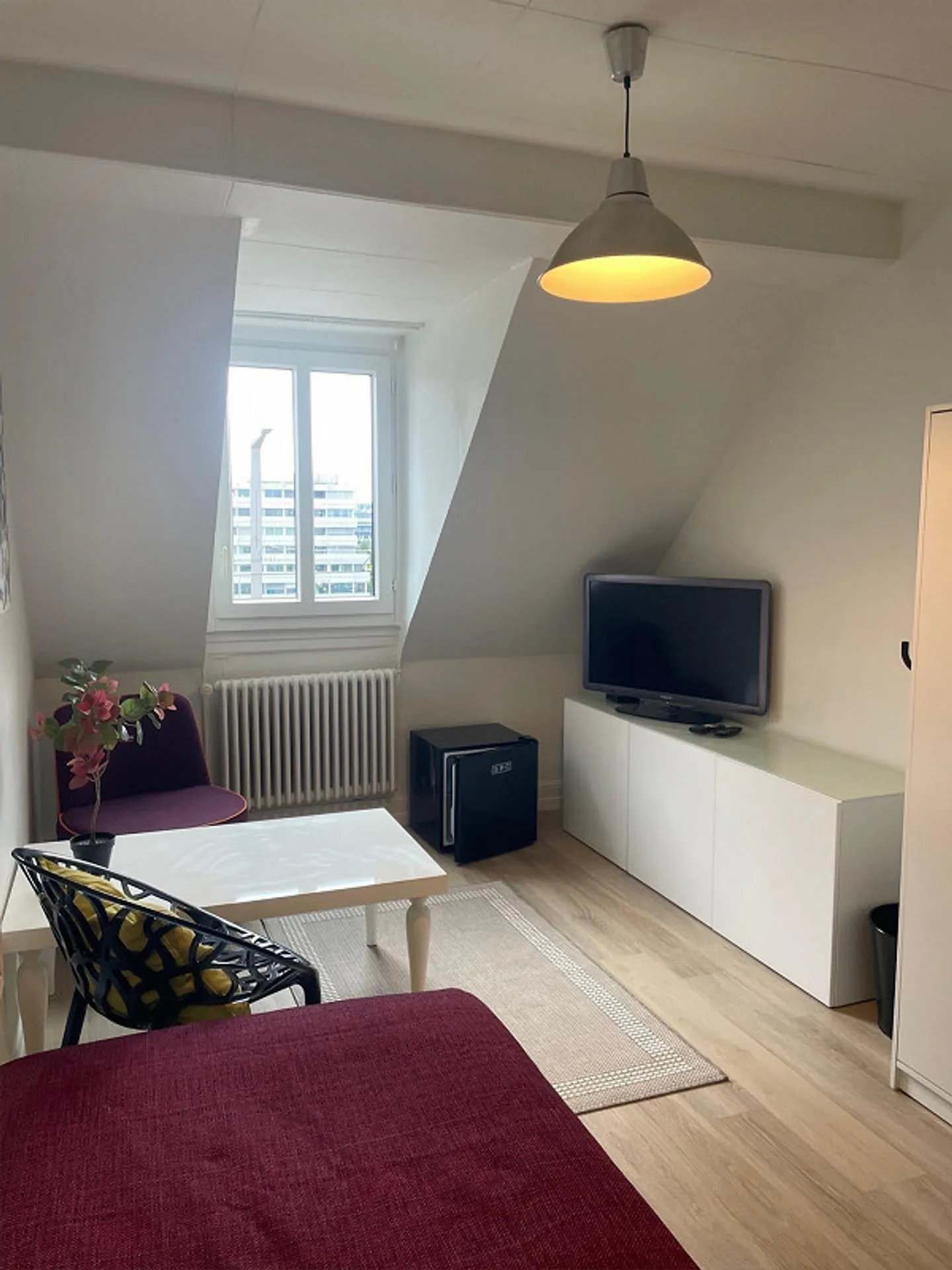 Camera d'appartamento recentemente ristrutturata - Foto 3 di 6