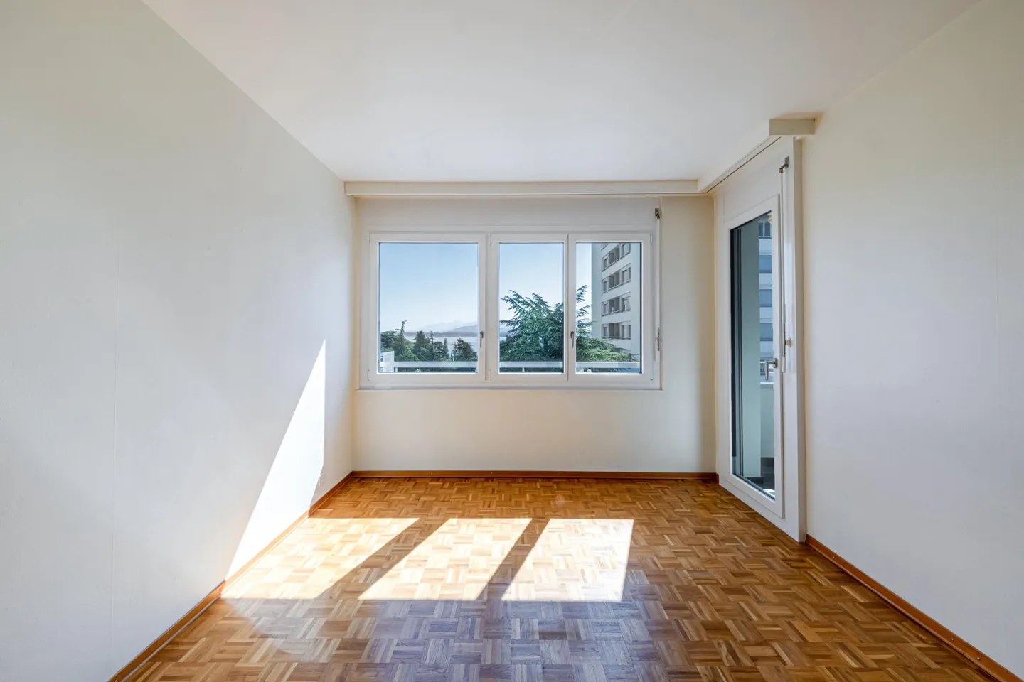 Lakeside Family Apartment - Photo 5 of 6