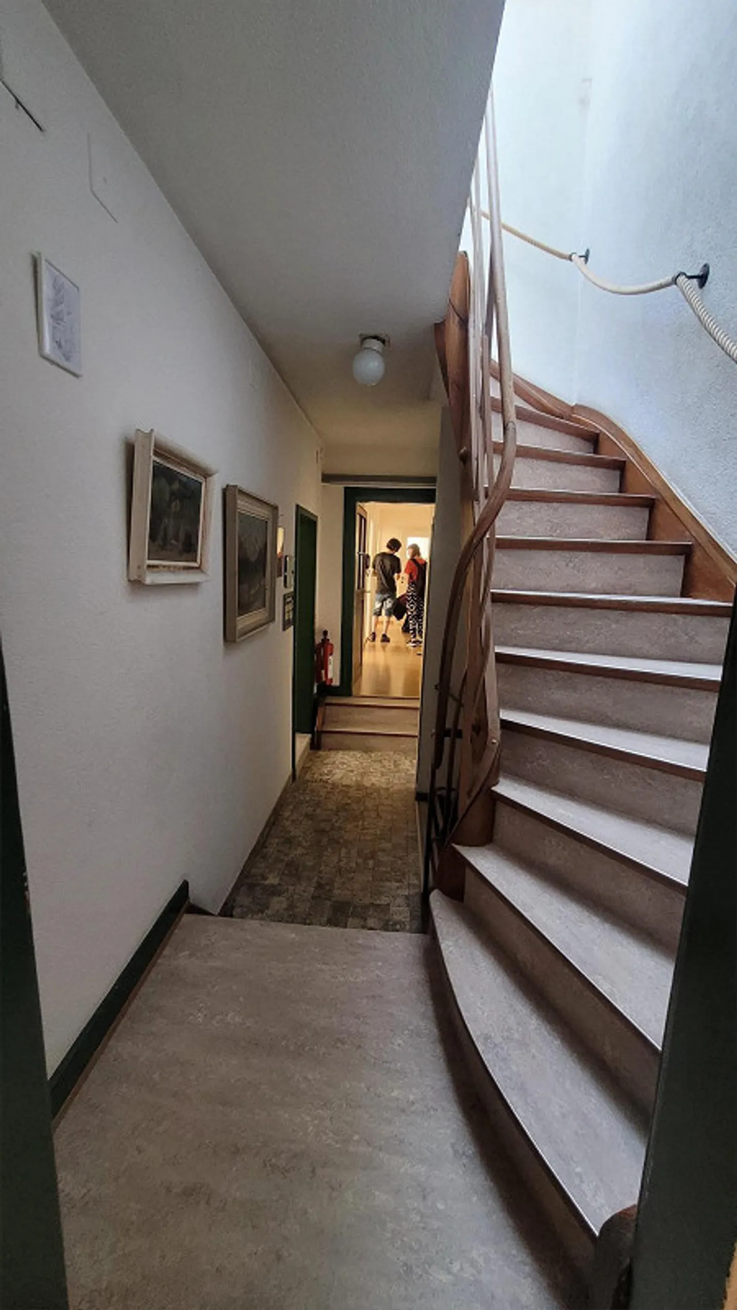 Appartamento ristrutturato di 2,5 stanze nel centro storico di Liestal - Foto 14 di 17
