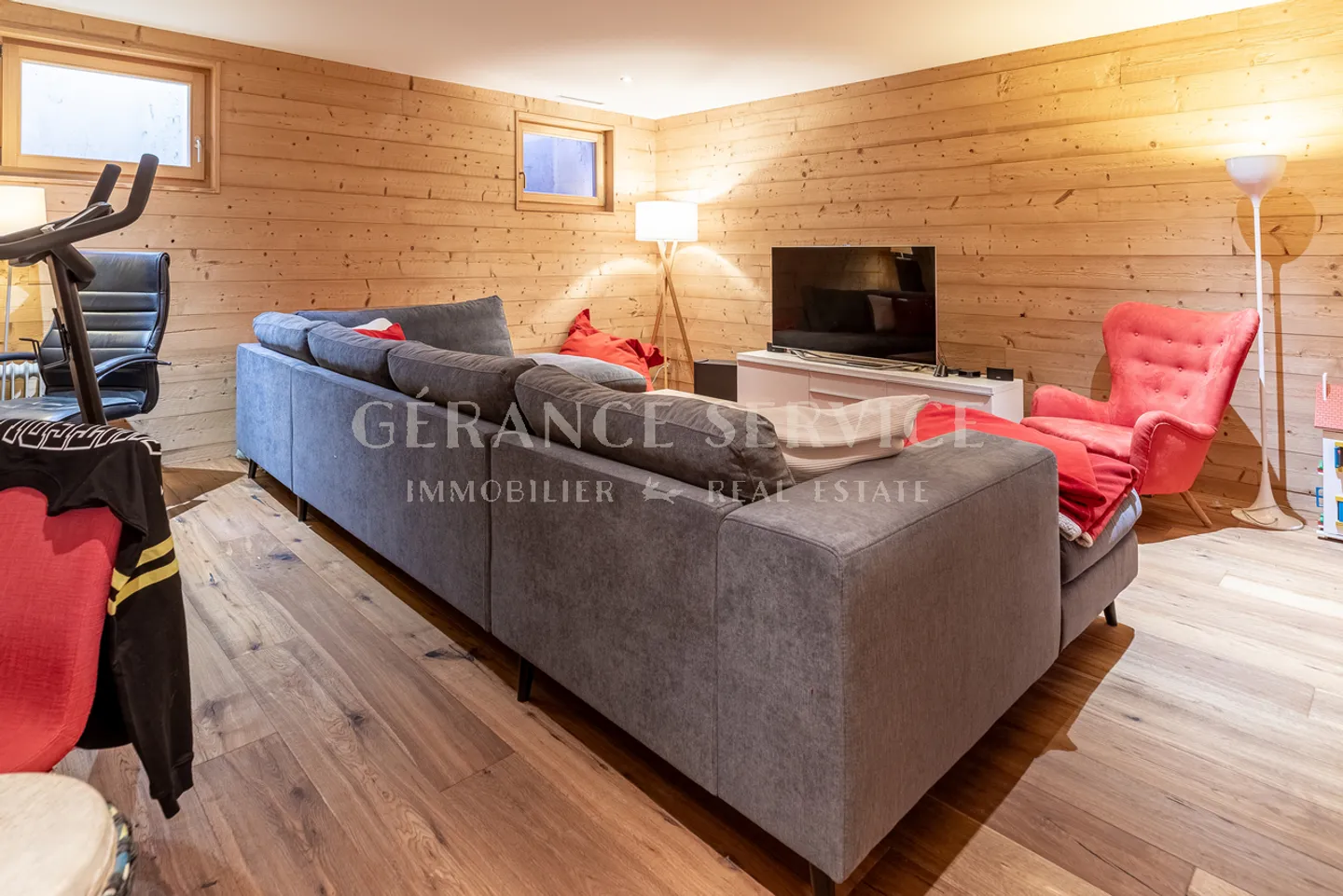 Charming Spacious Chalet - Photo 22 of 25