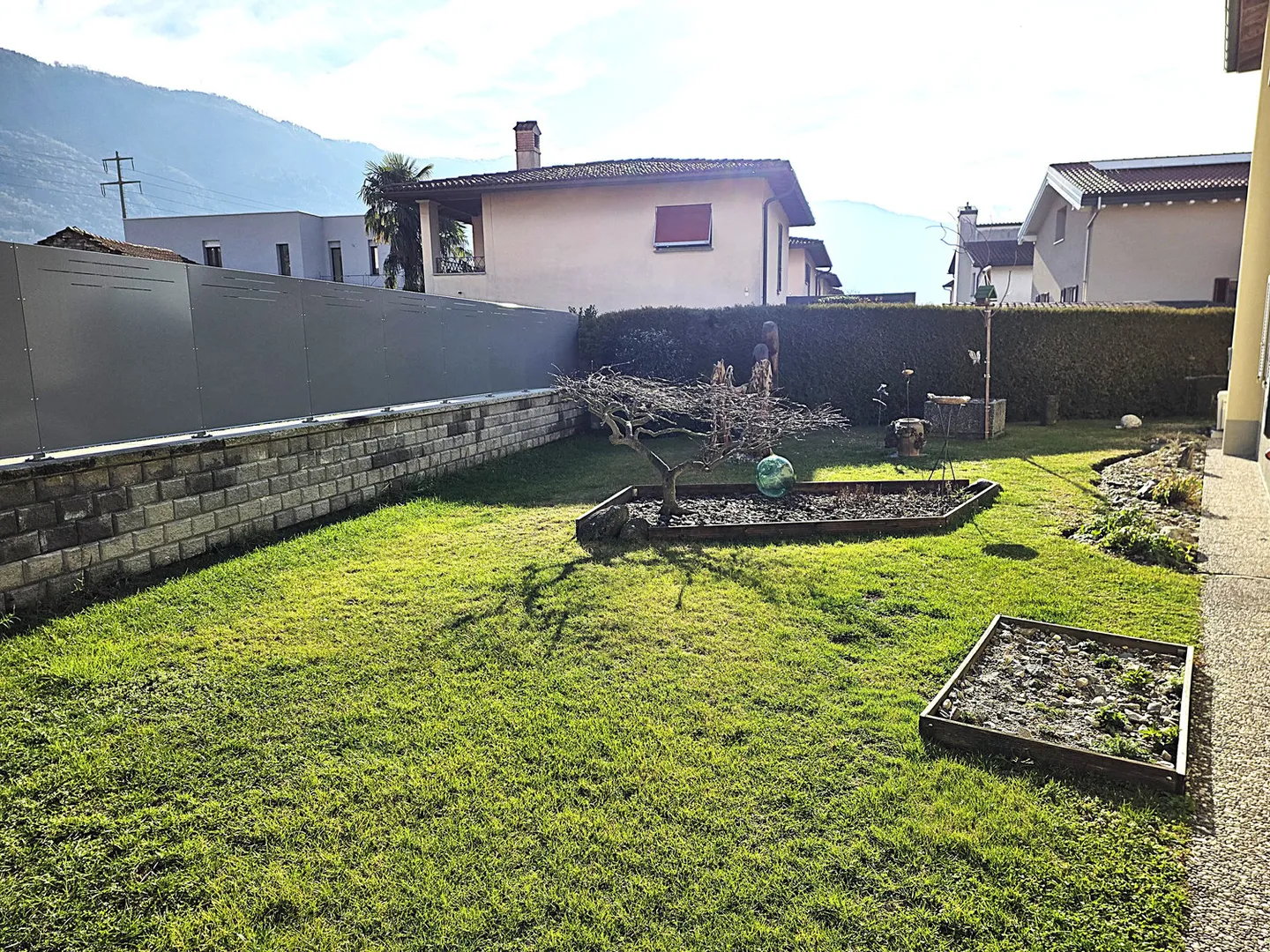 Charming Family Home with Garden - Photo 4 of 20