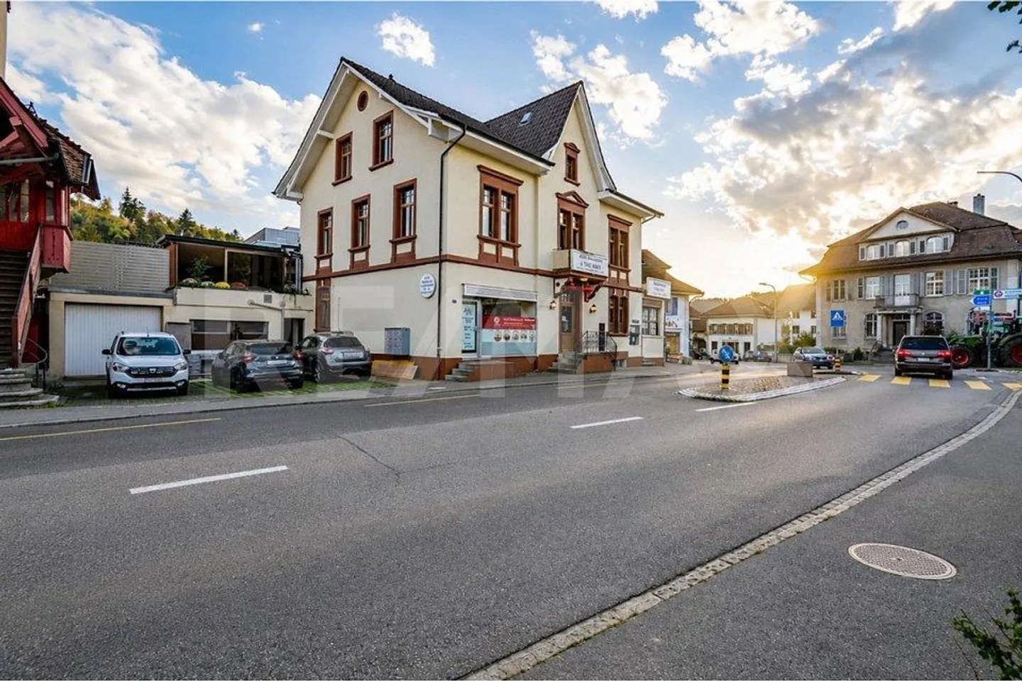 Vermietetes Mehrfamilienhaus mit guter Rendite - Photo 2 sur 13