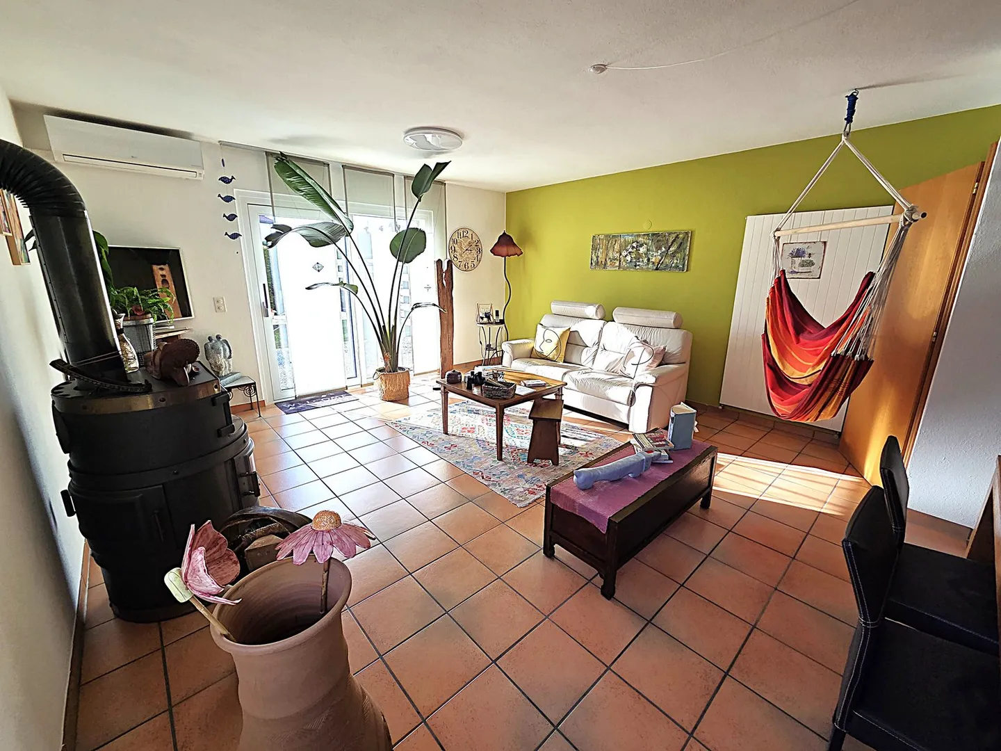 Charming Family Home with Garden - Photo 3 of 20