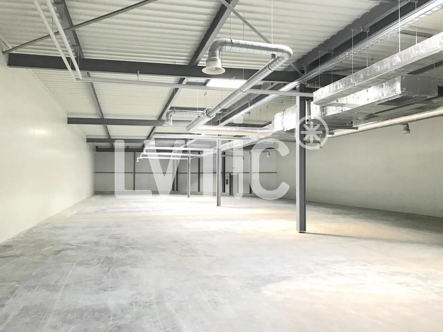 Lagerhalle/Werkstatt von 524 m2 in Villeneuve zu vermieten - Foto 2 von 7