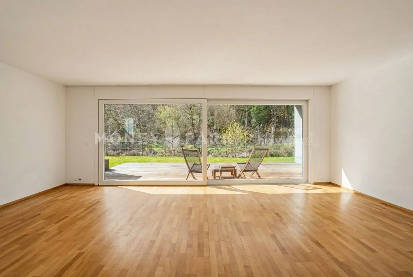 Casa bifamiliare di 5,5 stanze in una posizione tranquilla - Foto 3 di 9