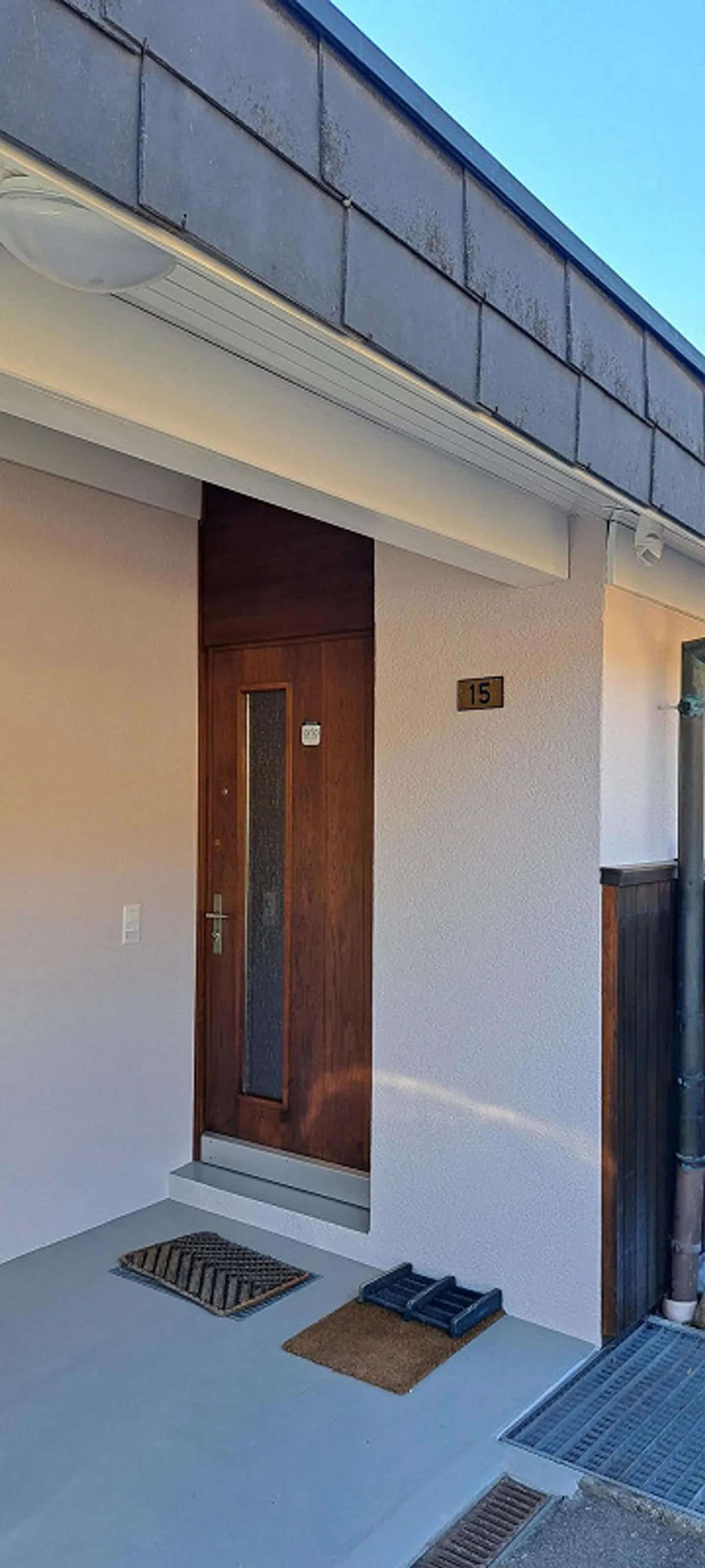 Freshly renovated, quiet 2.5-room apartment in a single-family house - Photo 2 of 16