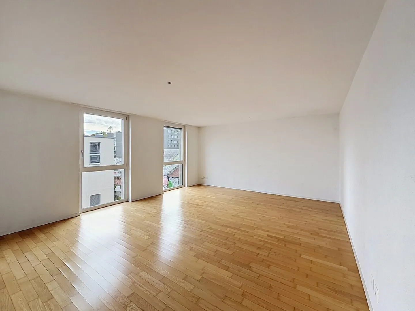 Geräumige Moderne Wohnung - Foto 2 von 13