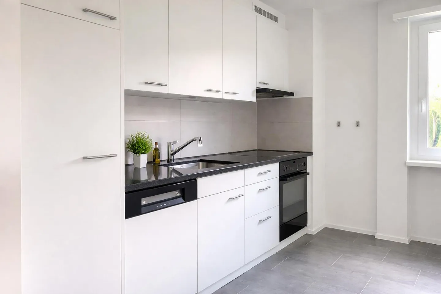 2 Room Apartment on the 2nd Floor (NO LIFT) - Photo 4 of 11