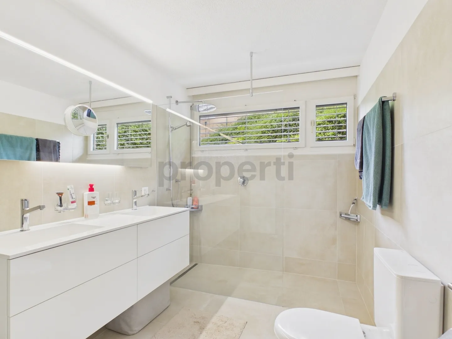 Invest or Live in Scuol: Primary/Secondary Residence, 3.5 Room Apartment... - Photo 8 of 12