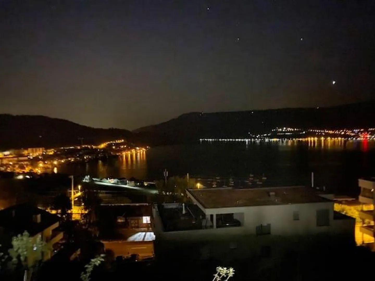 Oasis de 3 1/2 pièces à fiscalité avantageuse avec vue imprenable - Photo 2 sur 8