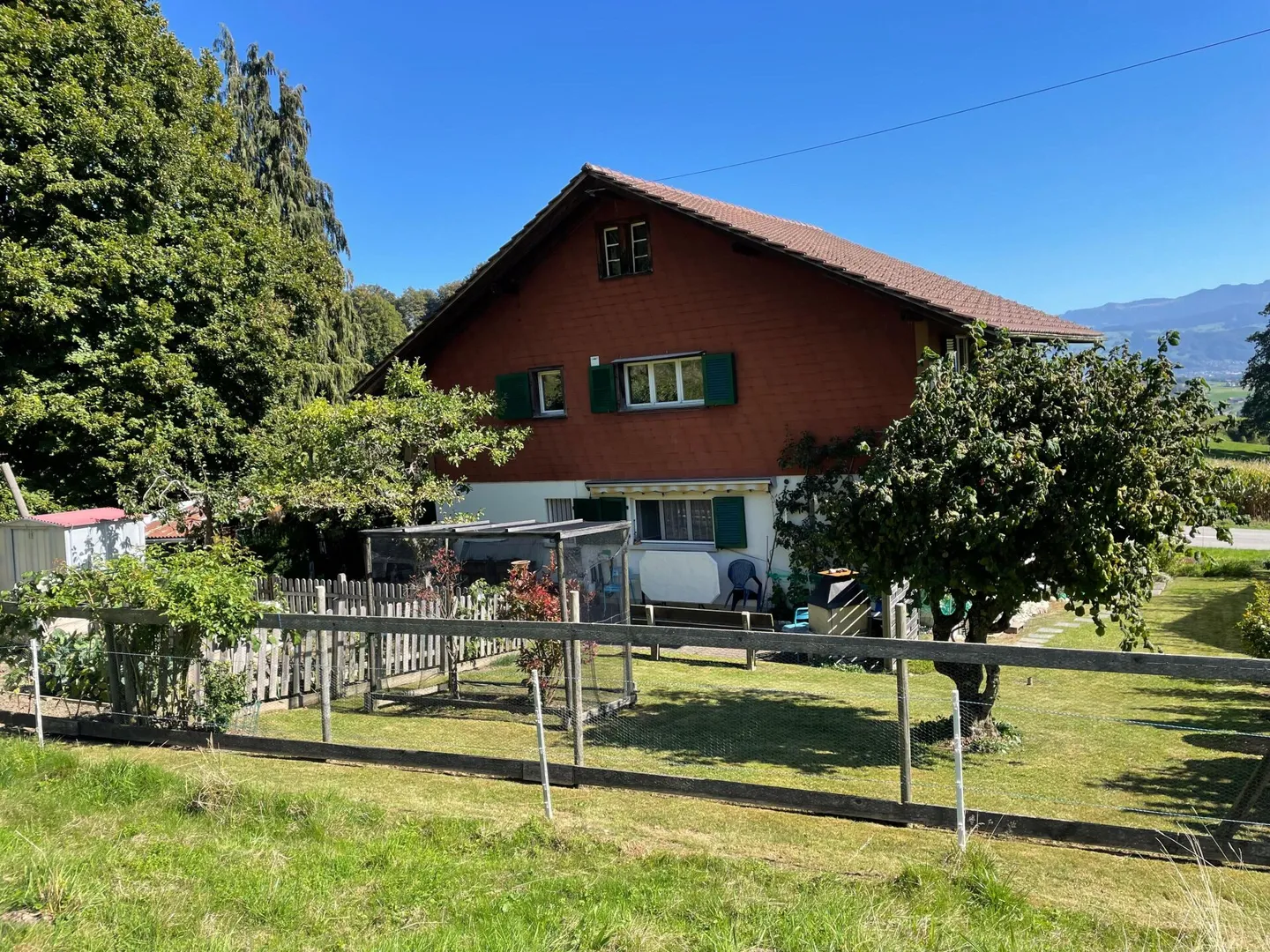 Rural 4-room apartment with stunning views - Photo 1 of 5