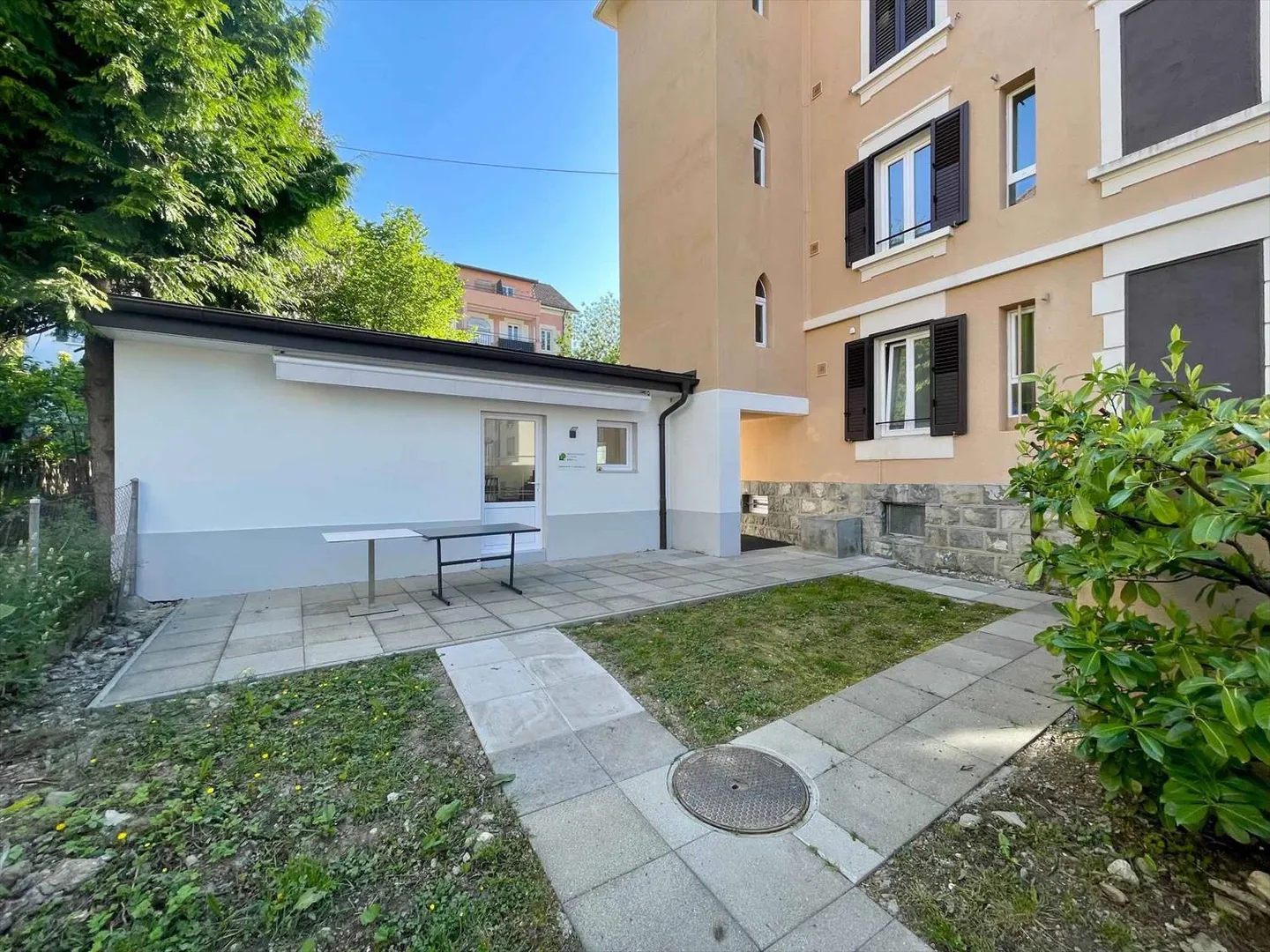 Edificio residenziale - Foto 3 di 9