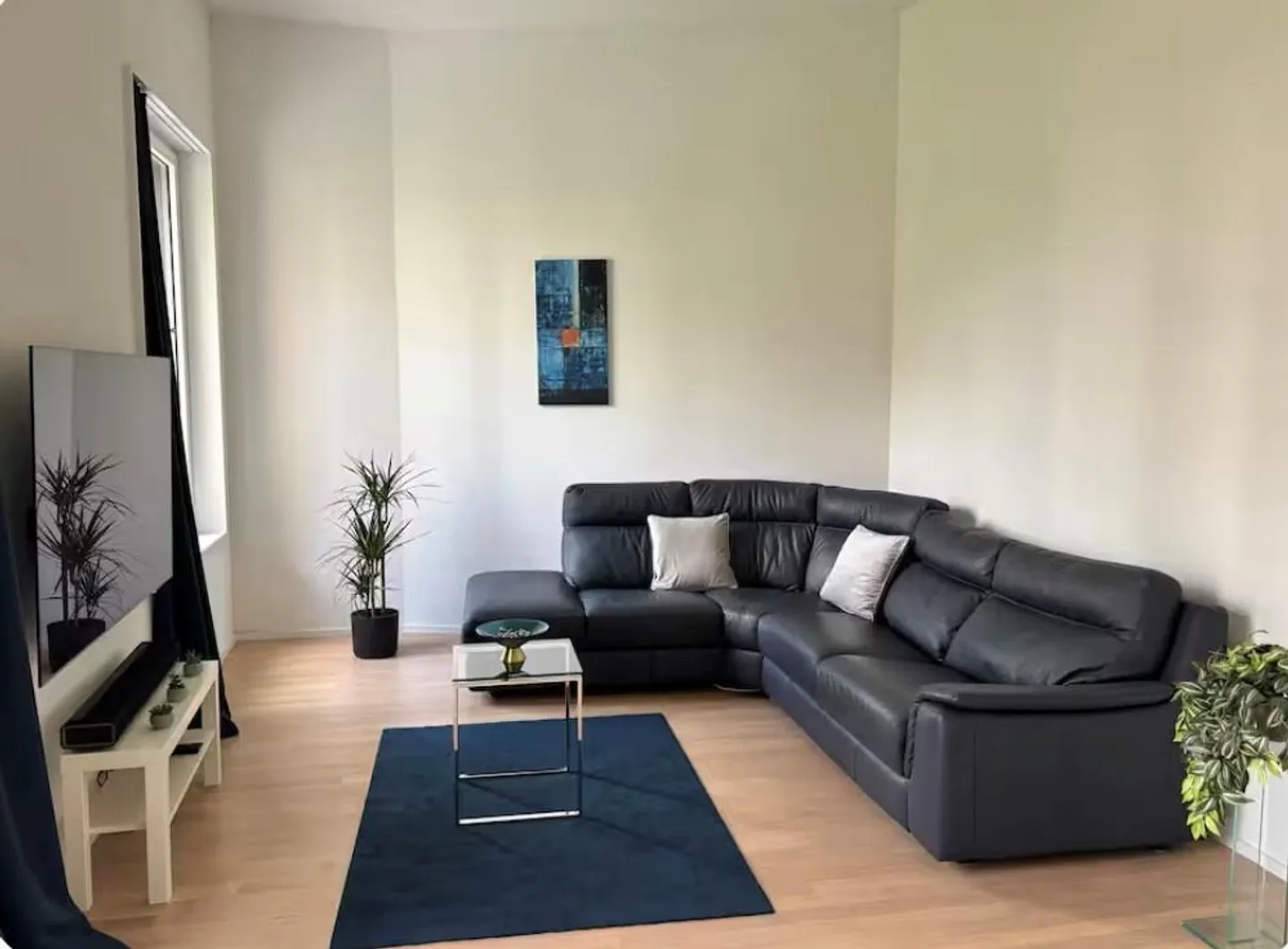 2.5-room new apartment (furnished) - Photo 1 of 10