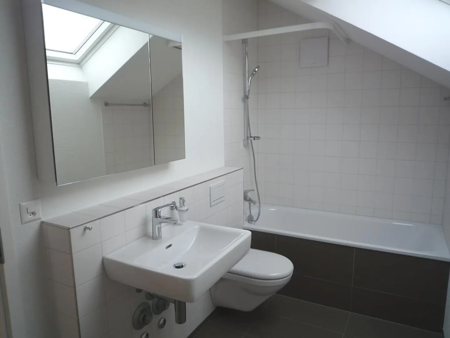 Apartment for rent - Photo 4 of 8