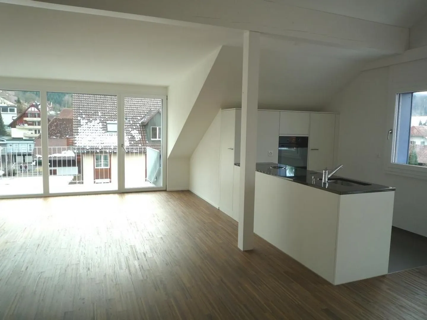 Apartment for rent - Photo 2 of 8