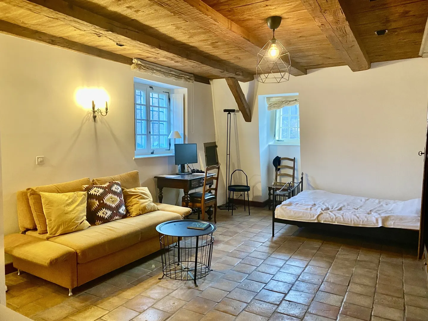Charmant Studio dans un Bâtiment Historique - Photo 1 sur 10