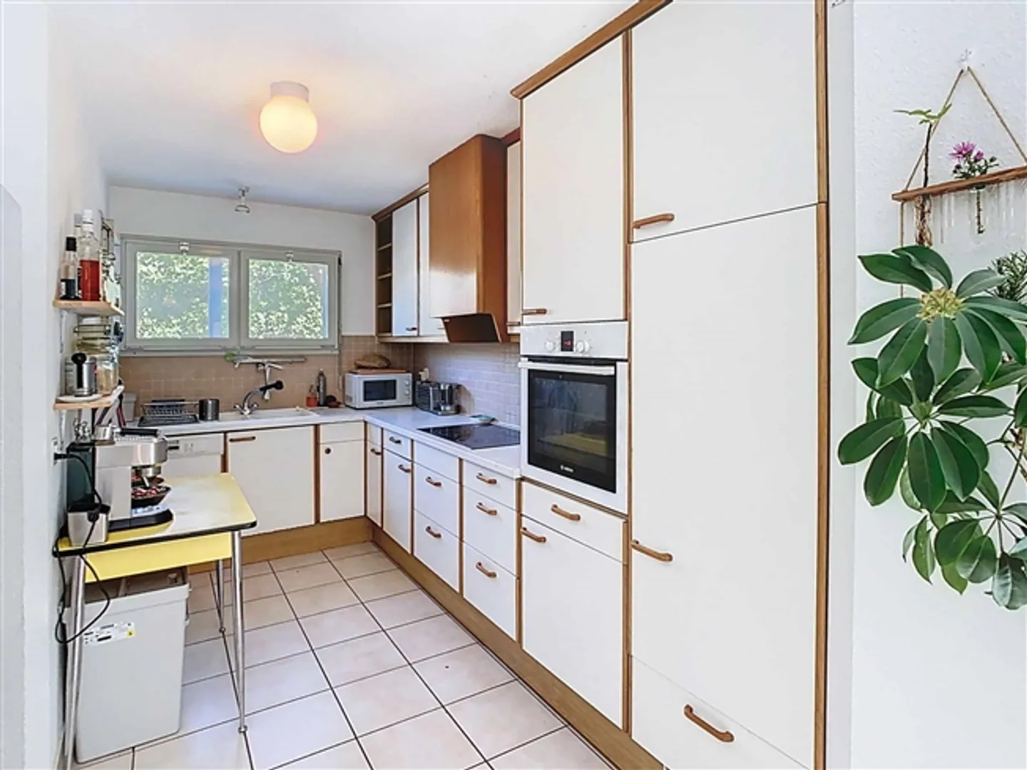 EXCLUSIVE - Charming Townhouse in Gable - Photo 5 of 13