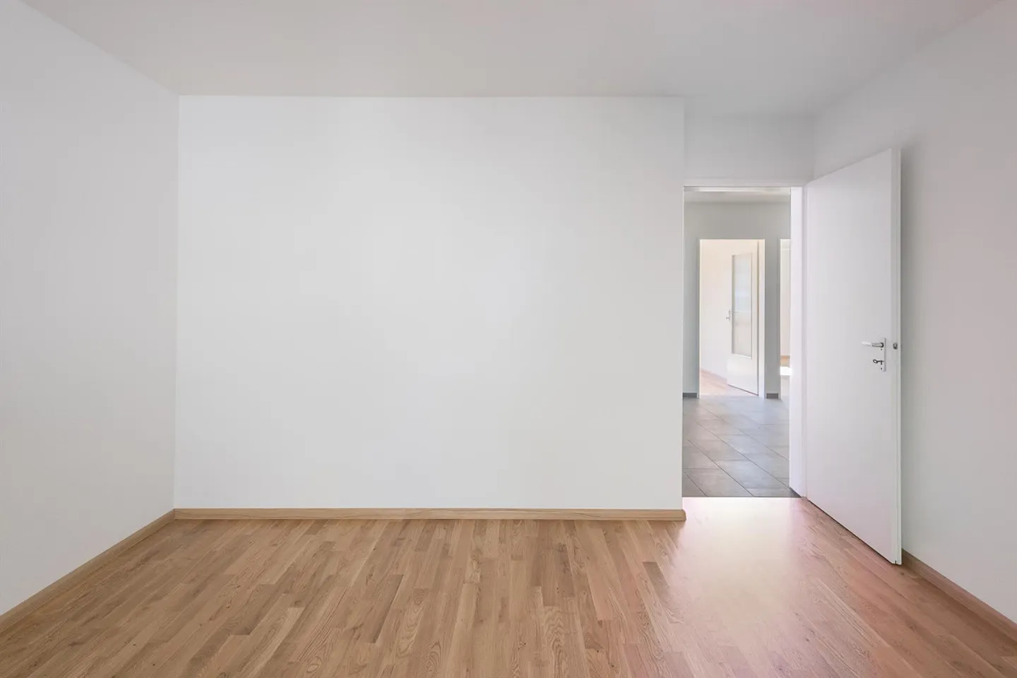 Appartement rénové de 4 pièces 80m2 dans un emplacement calme et central - Photo 9 sur 12