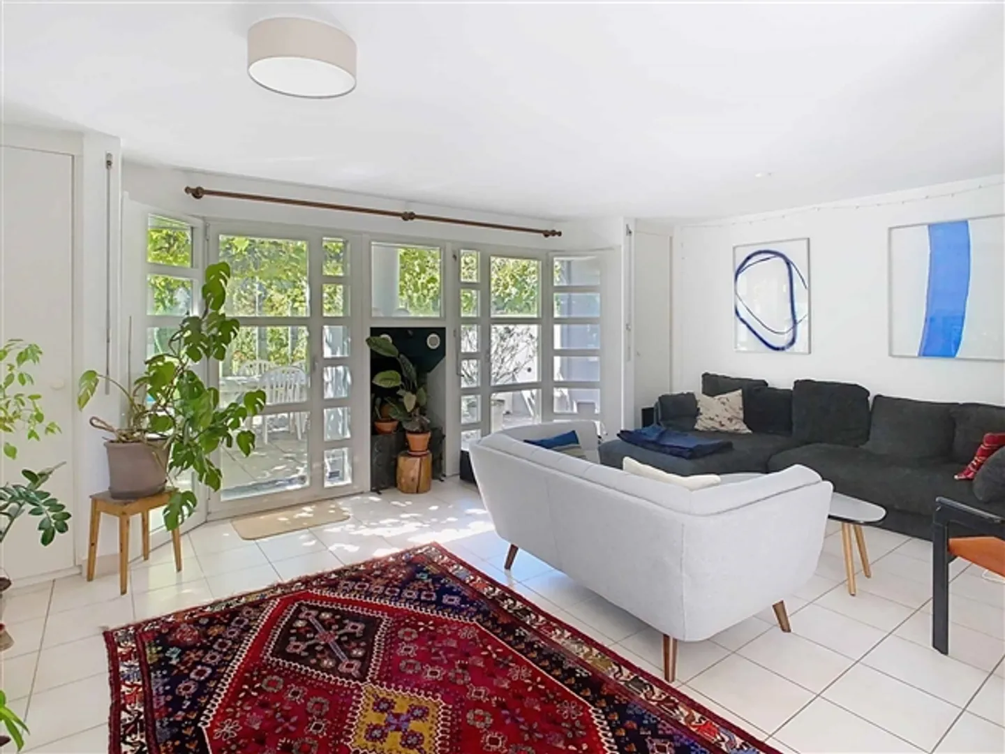 EXCLUSIVE - Charming Townhouse in Gable - Photo 3 of 13