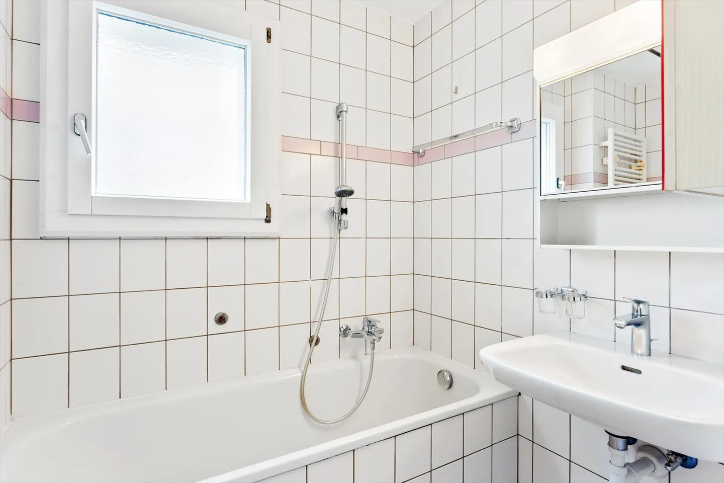 Quiet well-located apartment - Photo 4 of 6