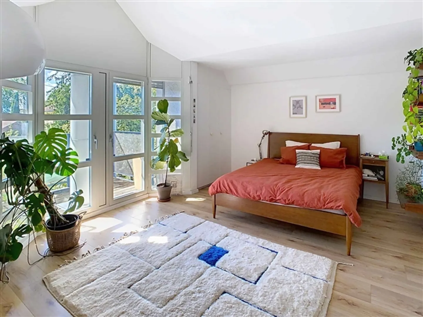 EXCLUSIVE - Charming Townhouse in Gable - Photo 8 of 13