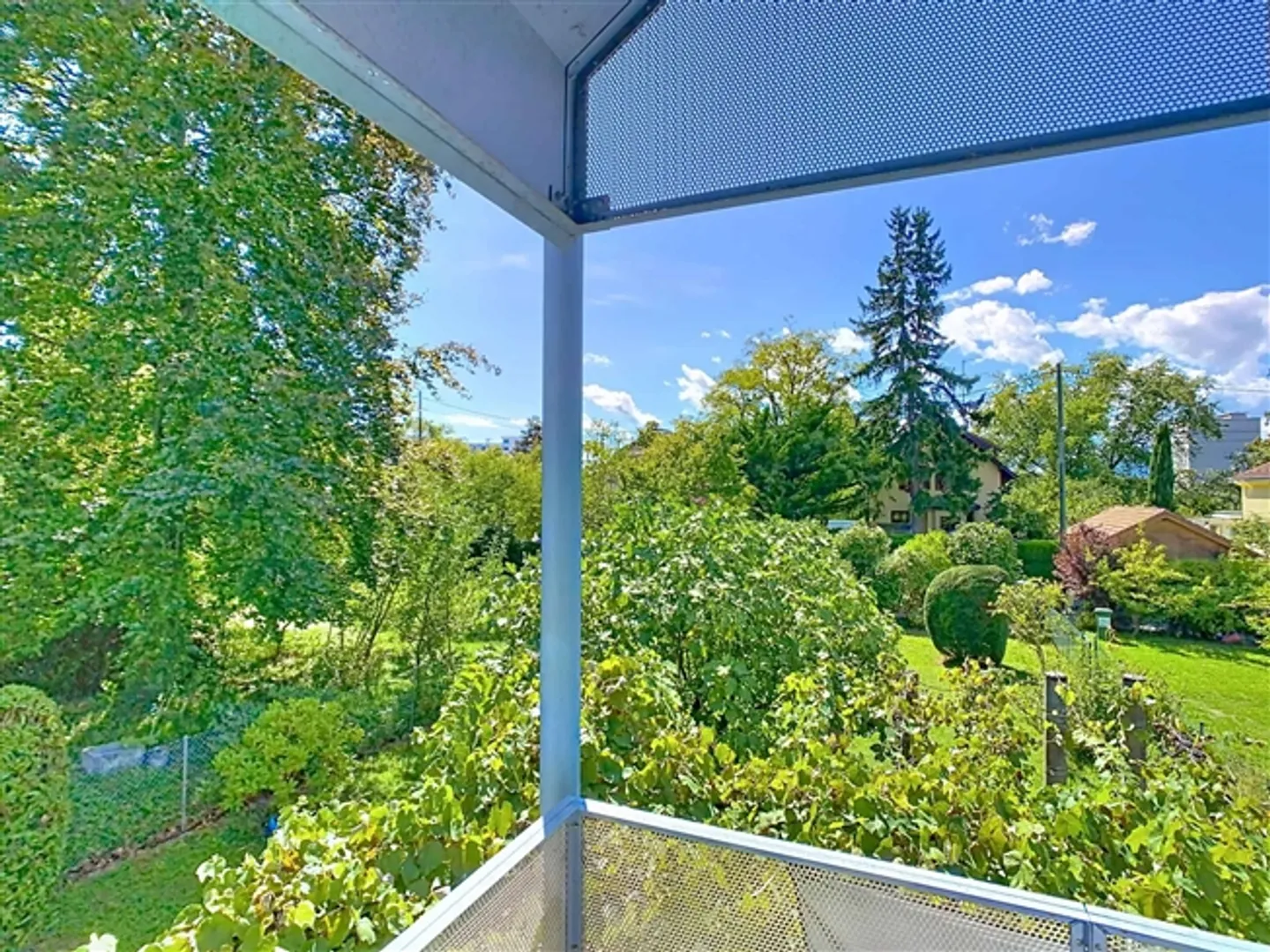 EXCLUSIVE - Charming Townhouse in Gable - Photo 10 of 13