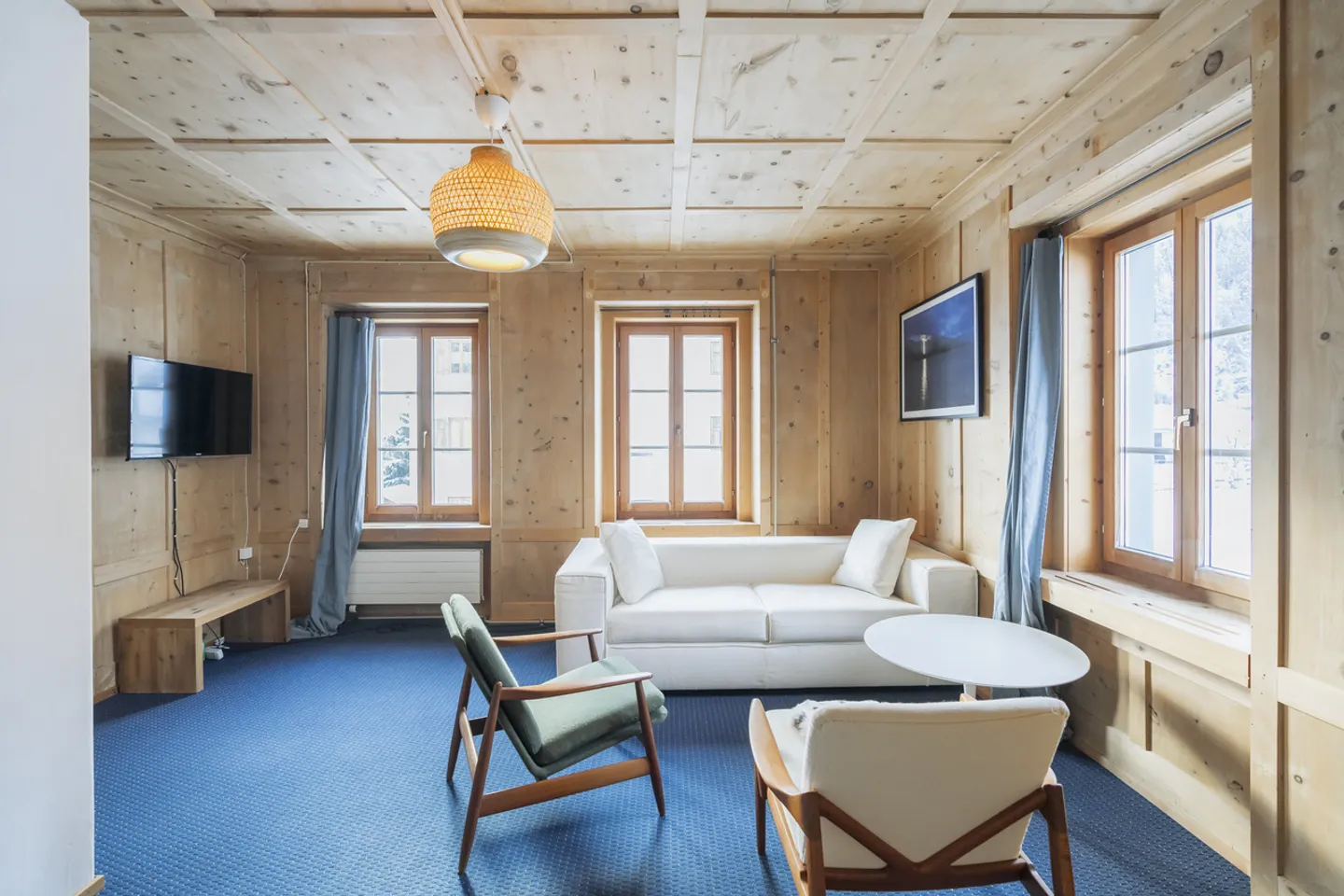 Historic and cozy in an attractive location with additional potential - Photo 6 of 10