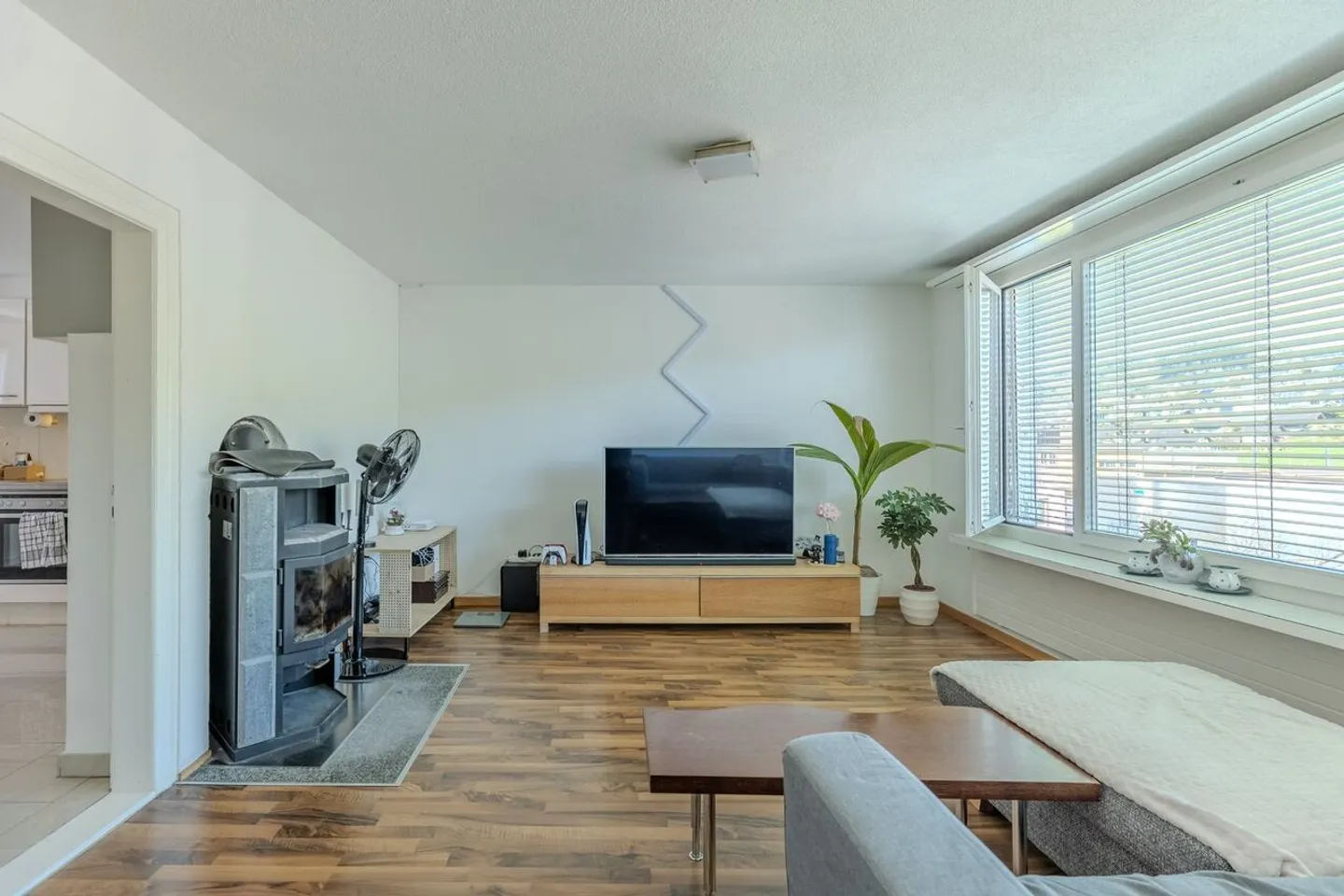 4-family apartment building with 5.3% gross yield in a central location - Photo 5 of 13