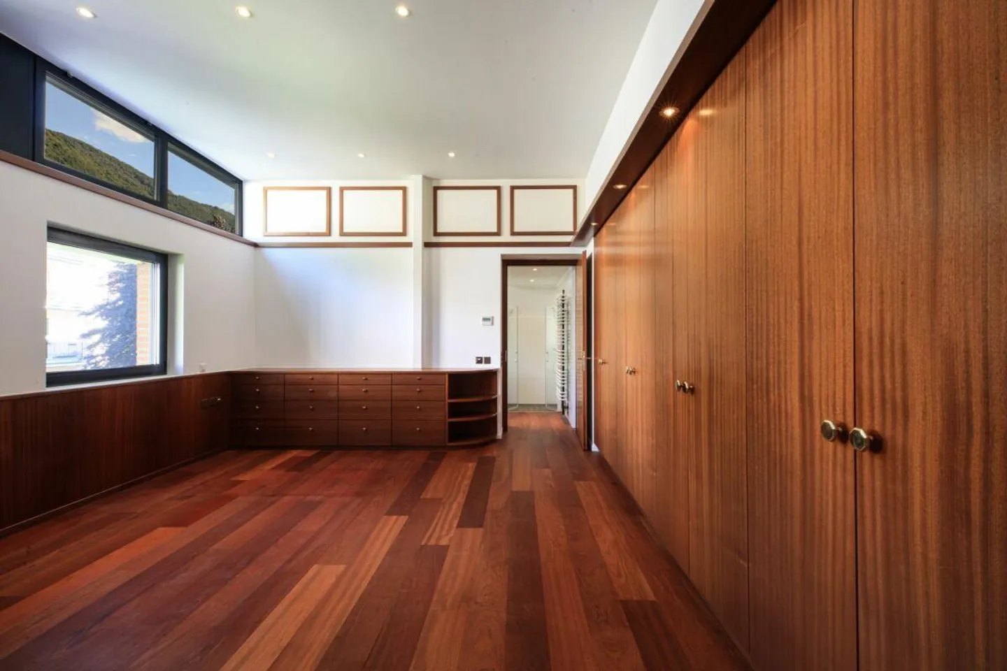 Penthouse with Lake Maggiore Views - Photo 12 of 30