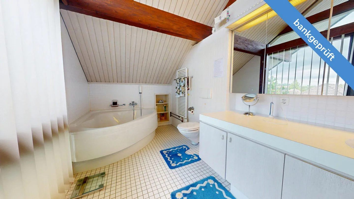 AgentSelly - Dream Home with Separate Apartment - Photo 9 of 13