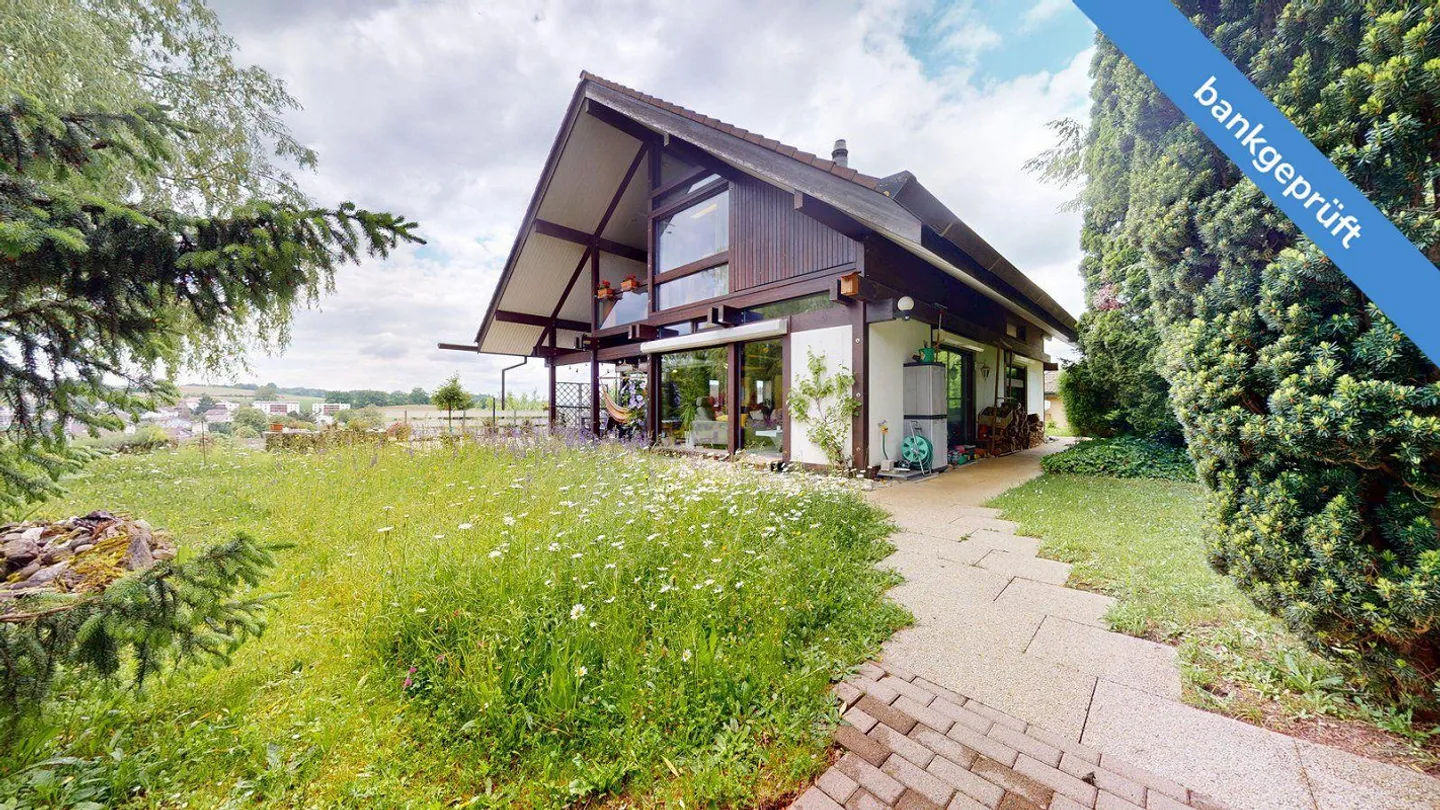 AgentSelly - Dream Home with Separate Apartment - Photo 11 of 13