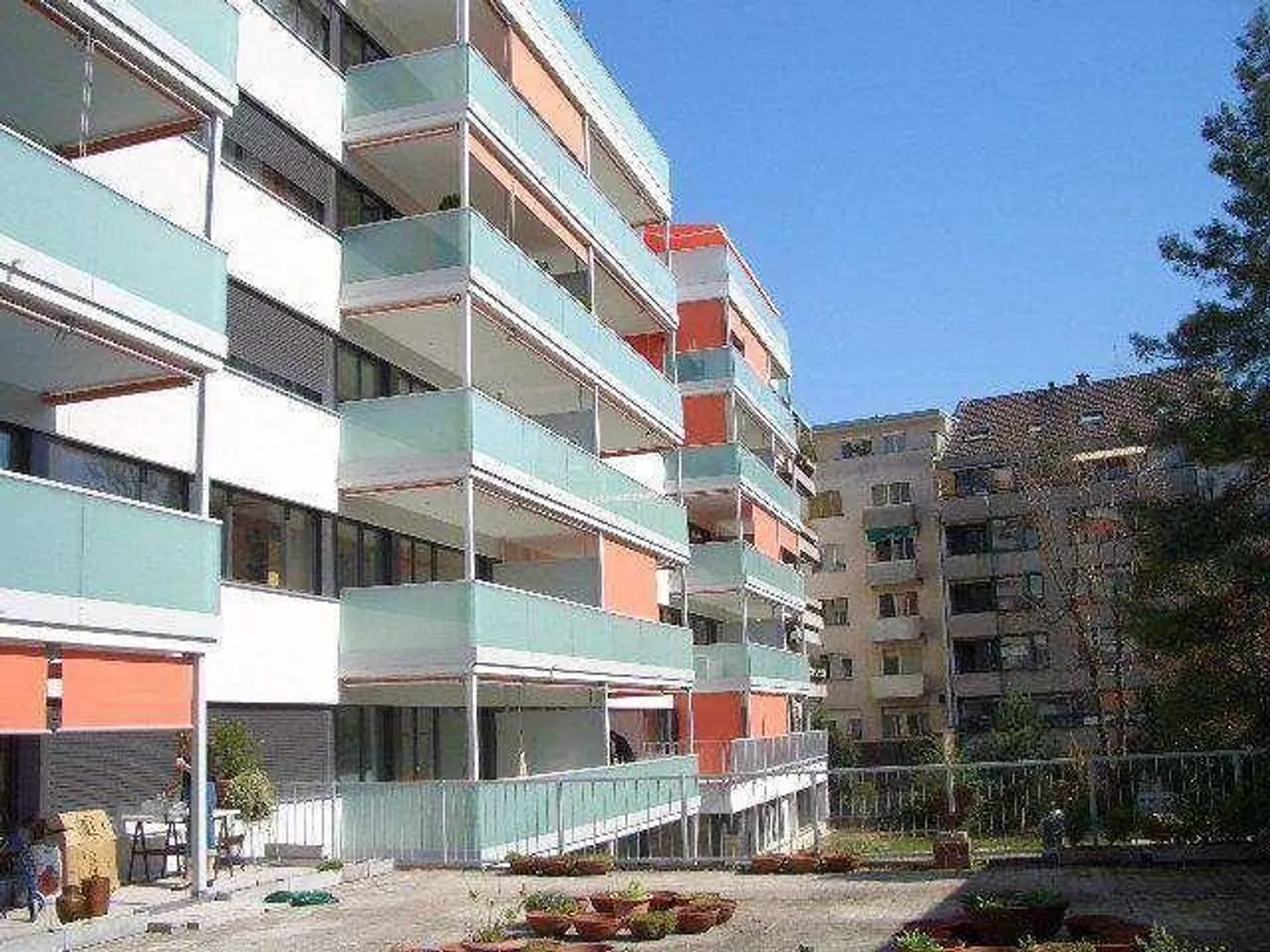 Espace de stationnement pour motos dans un emplacement central - près du centre-ville - Photo 2 sur 2