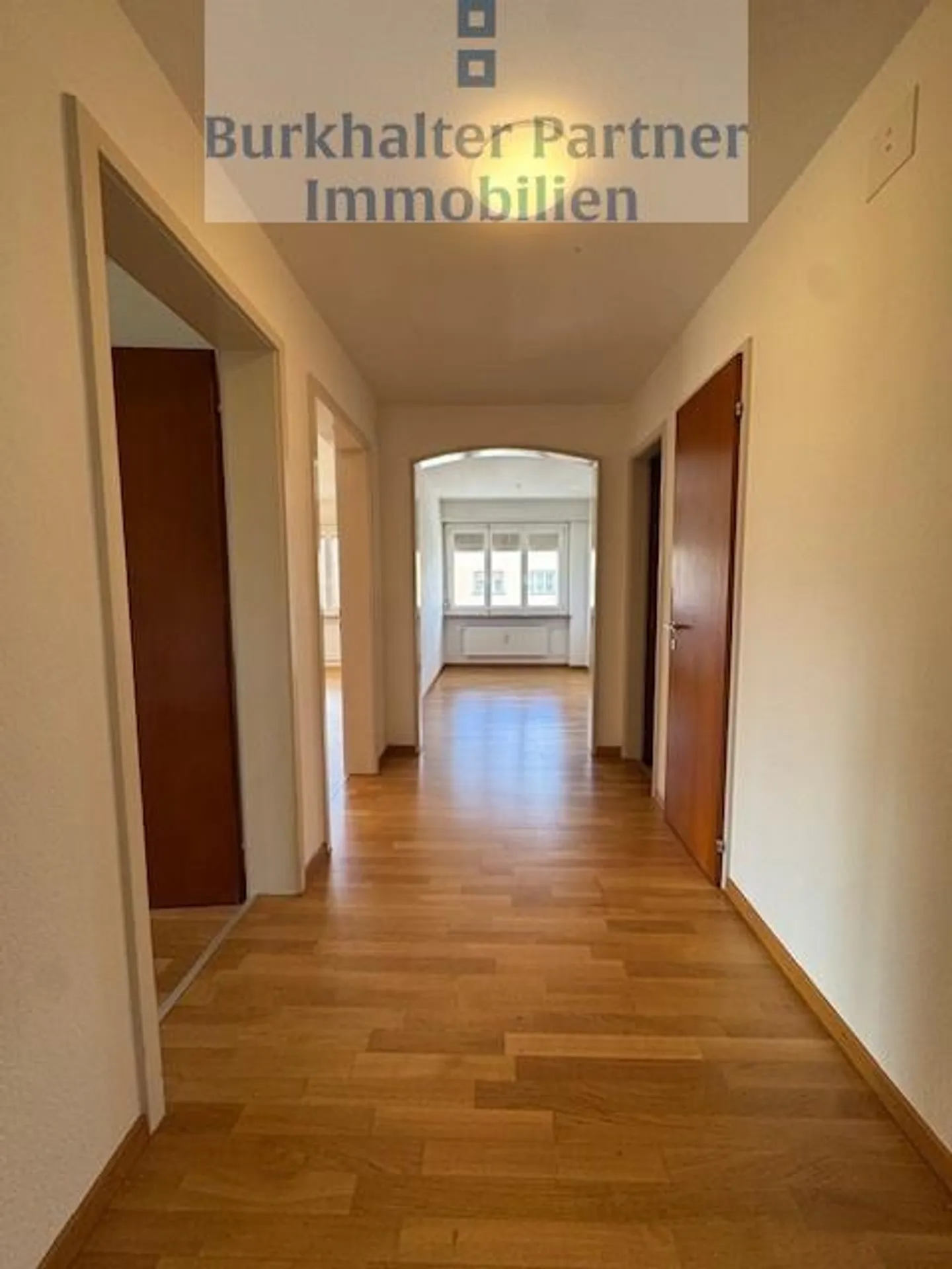 Appartamento luminoso e spazioso di 3,5 stanze in affitto - Foto 9 di 11