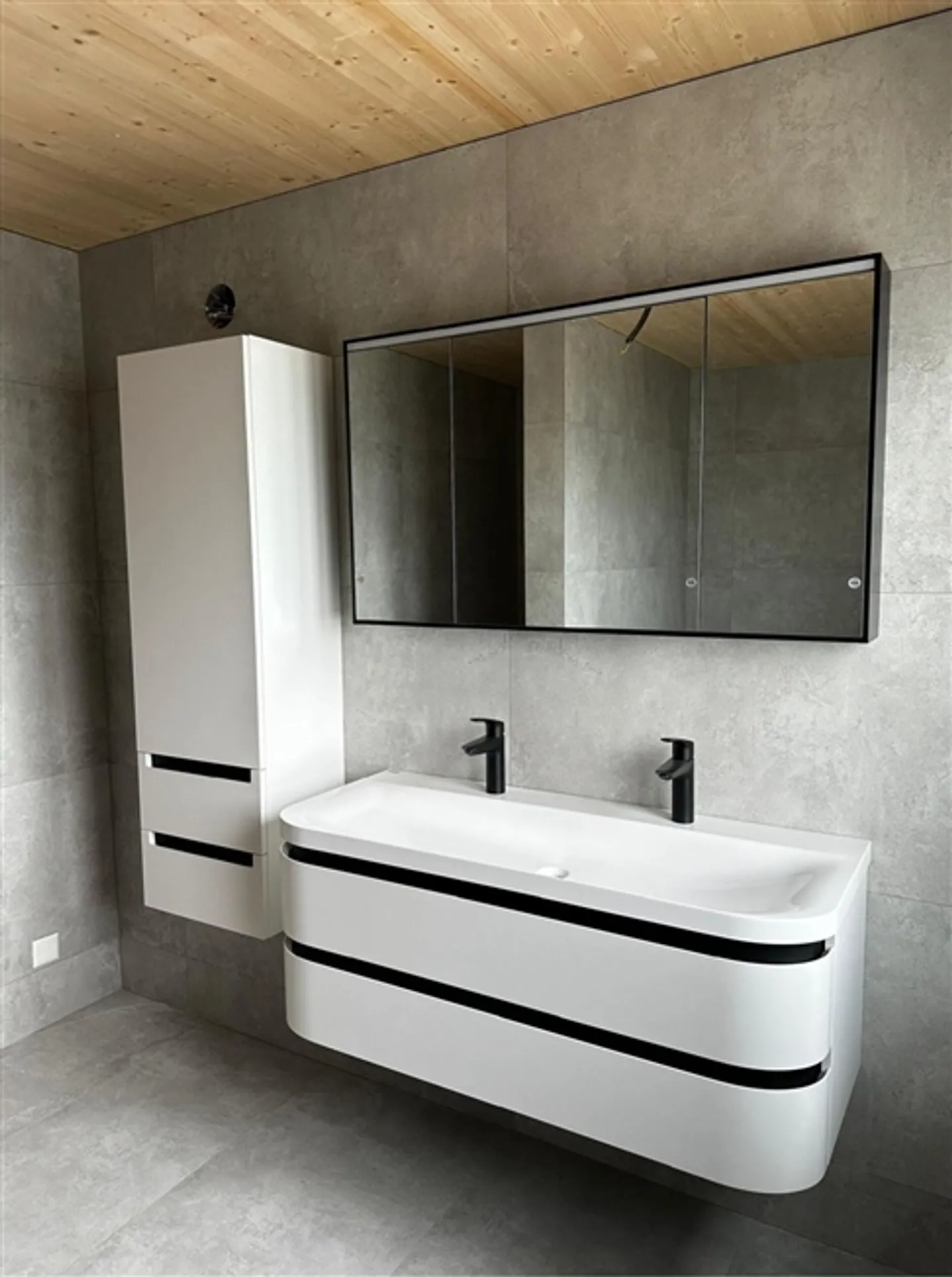 At Home in the Green and Yet Close to the City - Photo 6 of 10