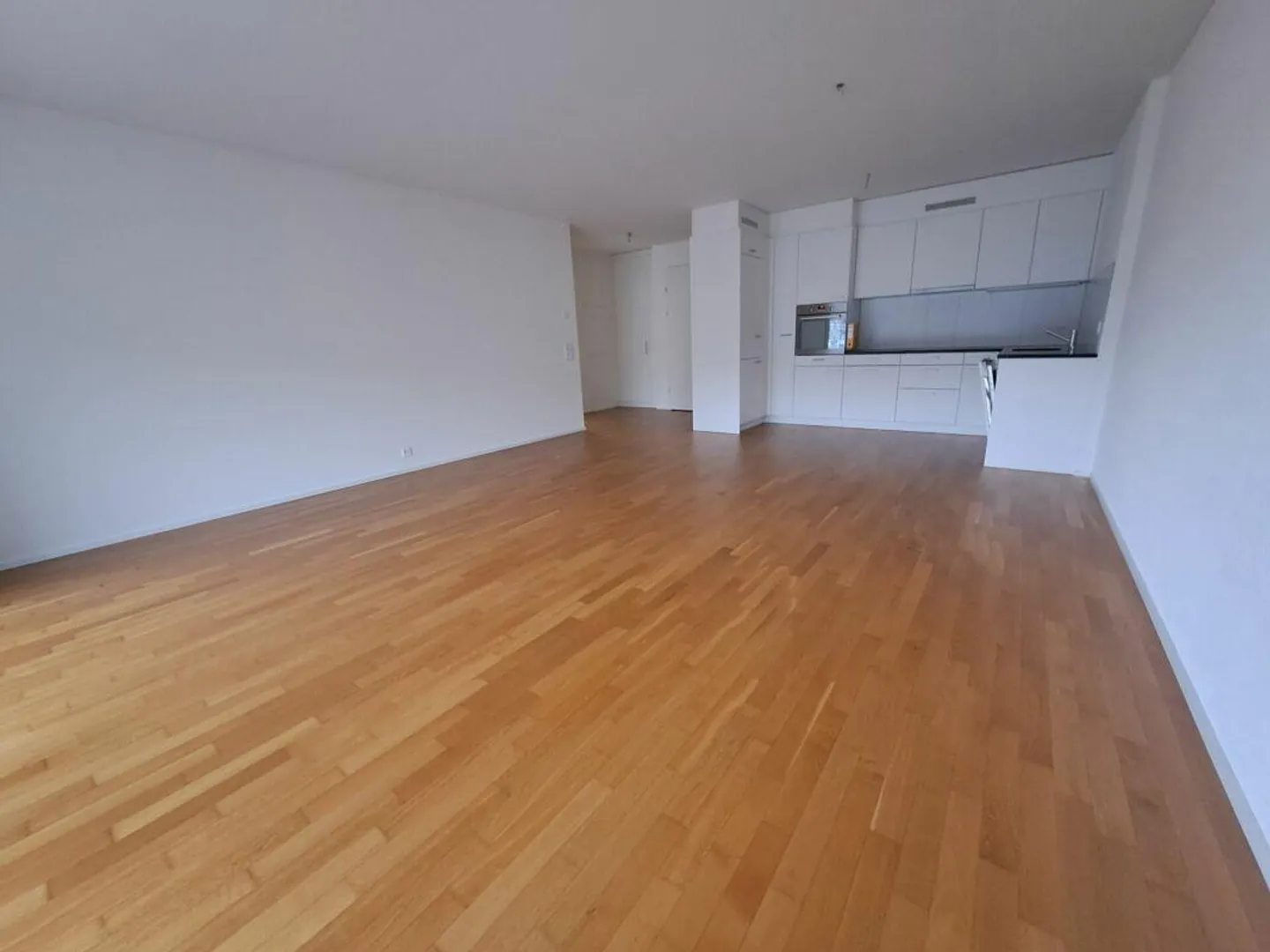 Appartamento attraente di 2,5 locali al piano terra con grande terrazza - Foto 2 di 8