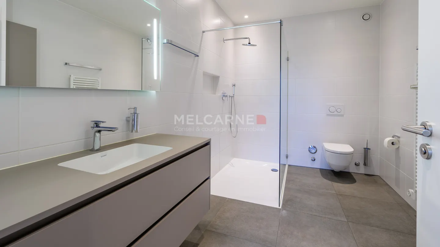 Exclusivité - Superbe appartement avec loggia - Photo 7 sur 7