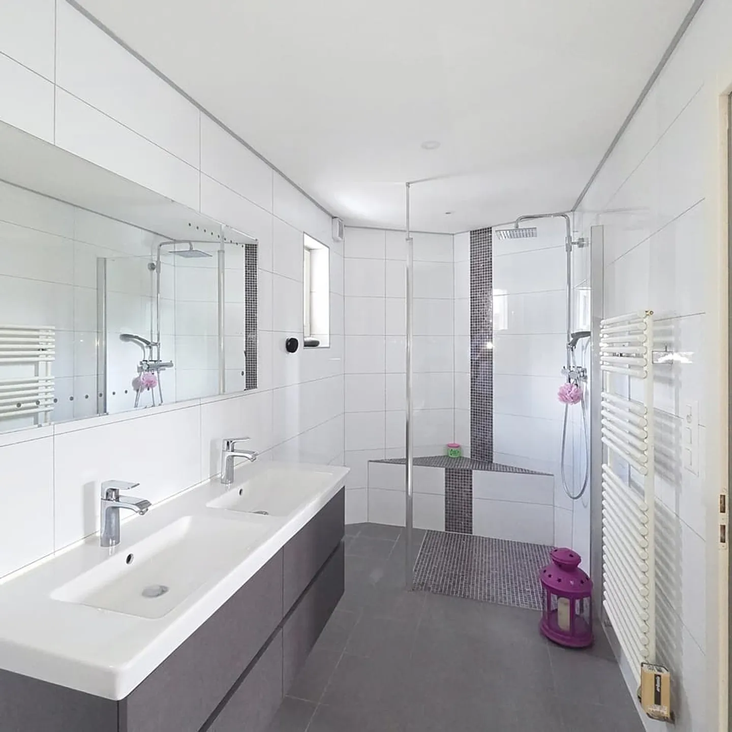 MODERNE FAMILIENVILLA - KOMFORT - RAUM - LEBENSQUALITÄT - SELTEN - Foto 6 von 11