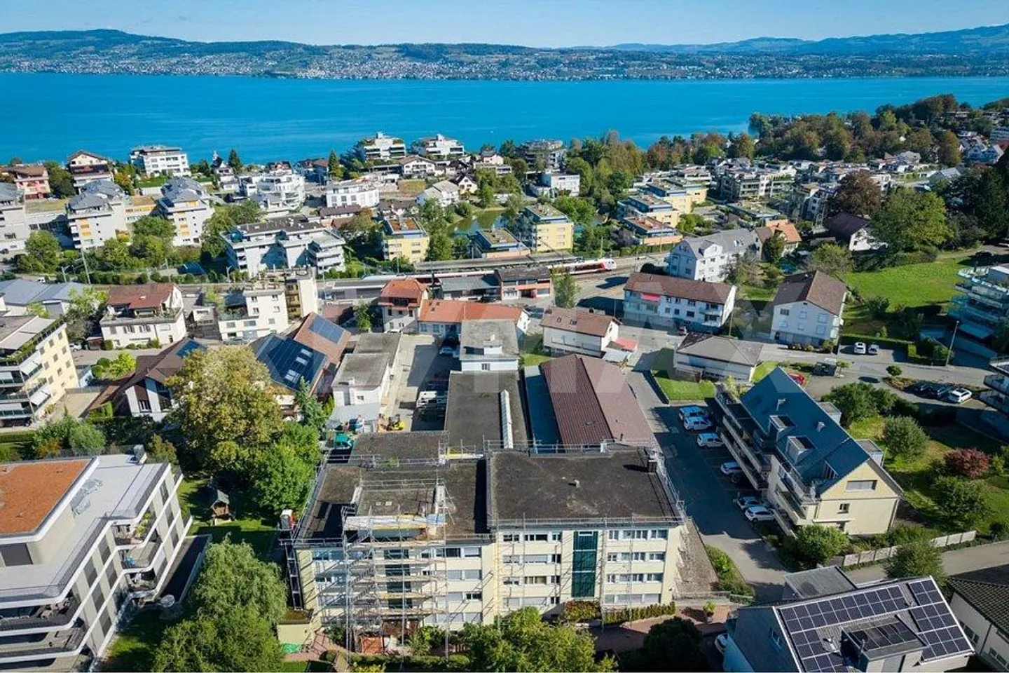 Charmante Wohnung mit Seeblick - Foto 3 von 13