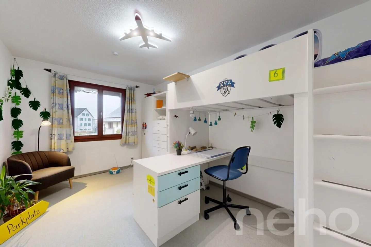 Modernized semi-detached house with PV system, heat pump, and pergola - Photo 8 of 12