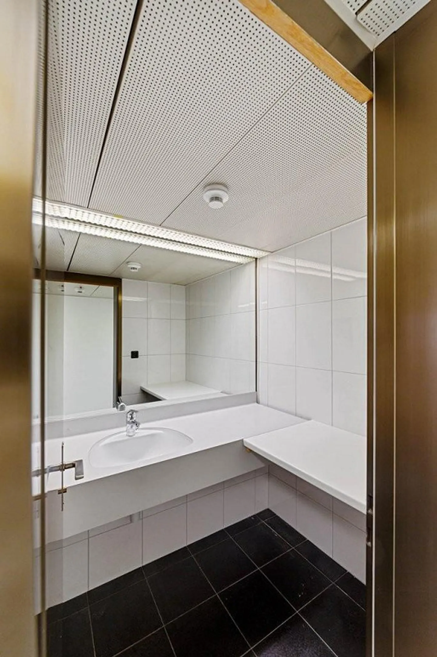 Bureau à louer - Photo 7 sur 8