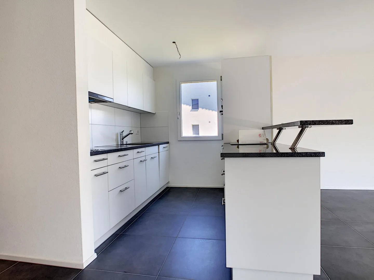 3.5 Room Apartment - Photo 2 of 13