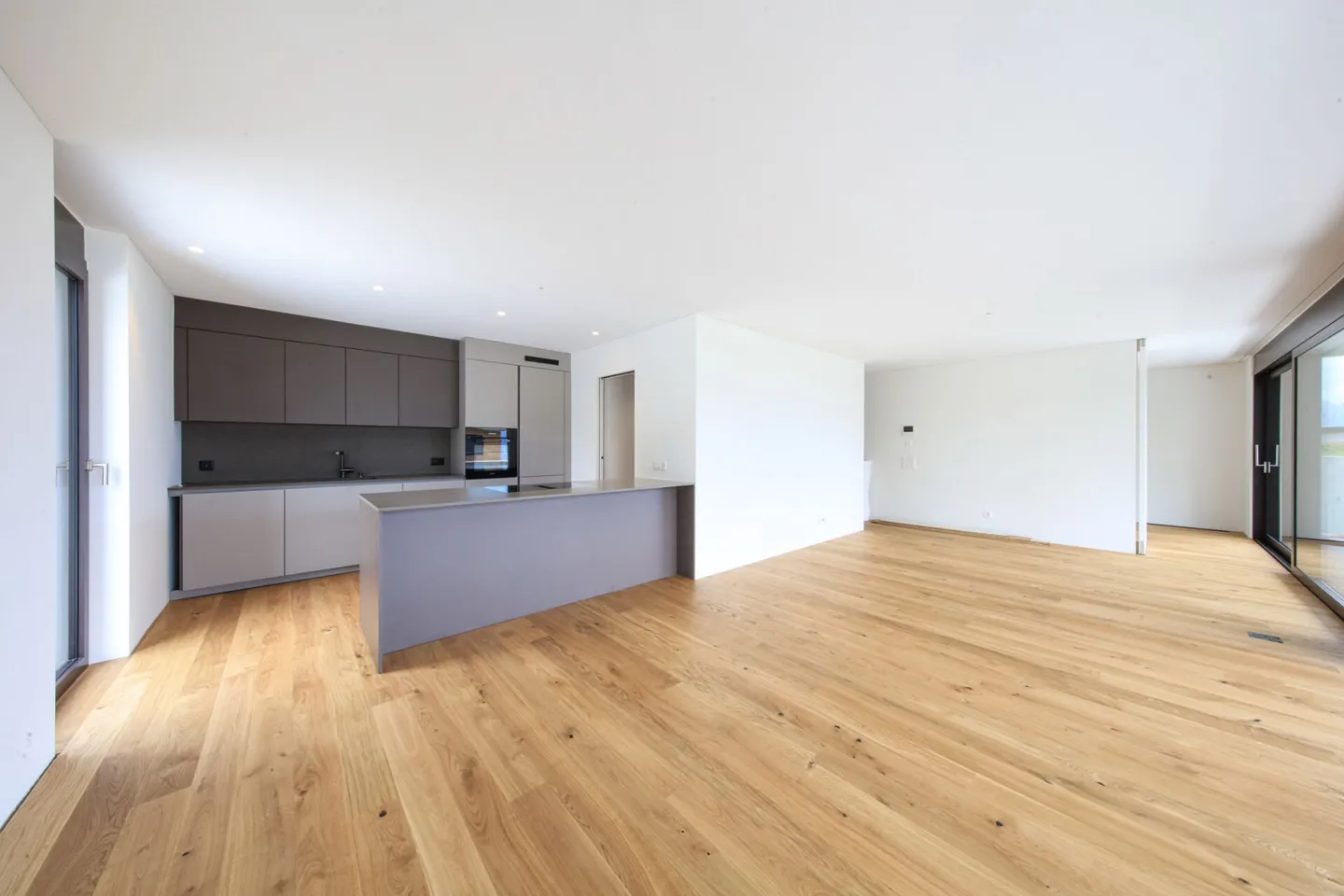 MINUSIO - New and elegant 4.5-room apartment with a large garden - Photo 4 of 22