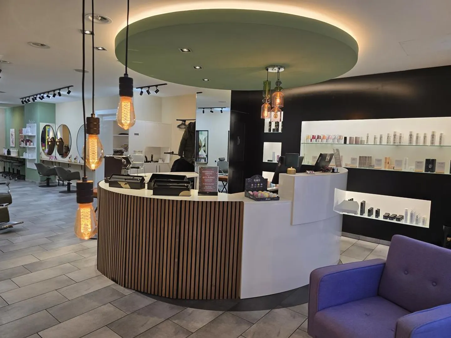 Stylischer Coiffeursalon in Basel - Foto 1 von 9