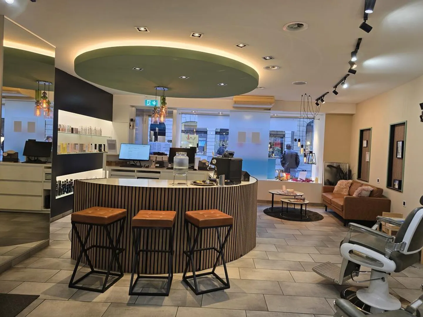 Stylischer Coiffeursalon in Basel - Foto 3 von 9