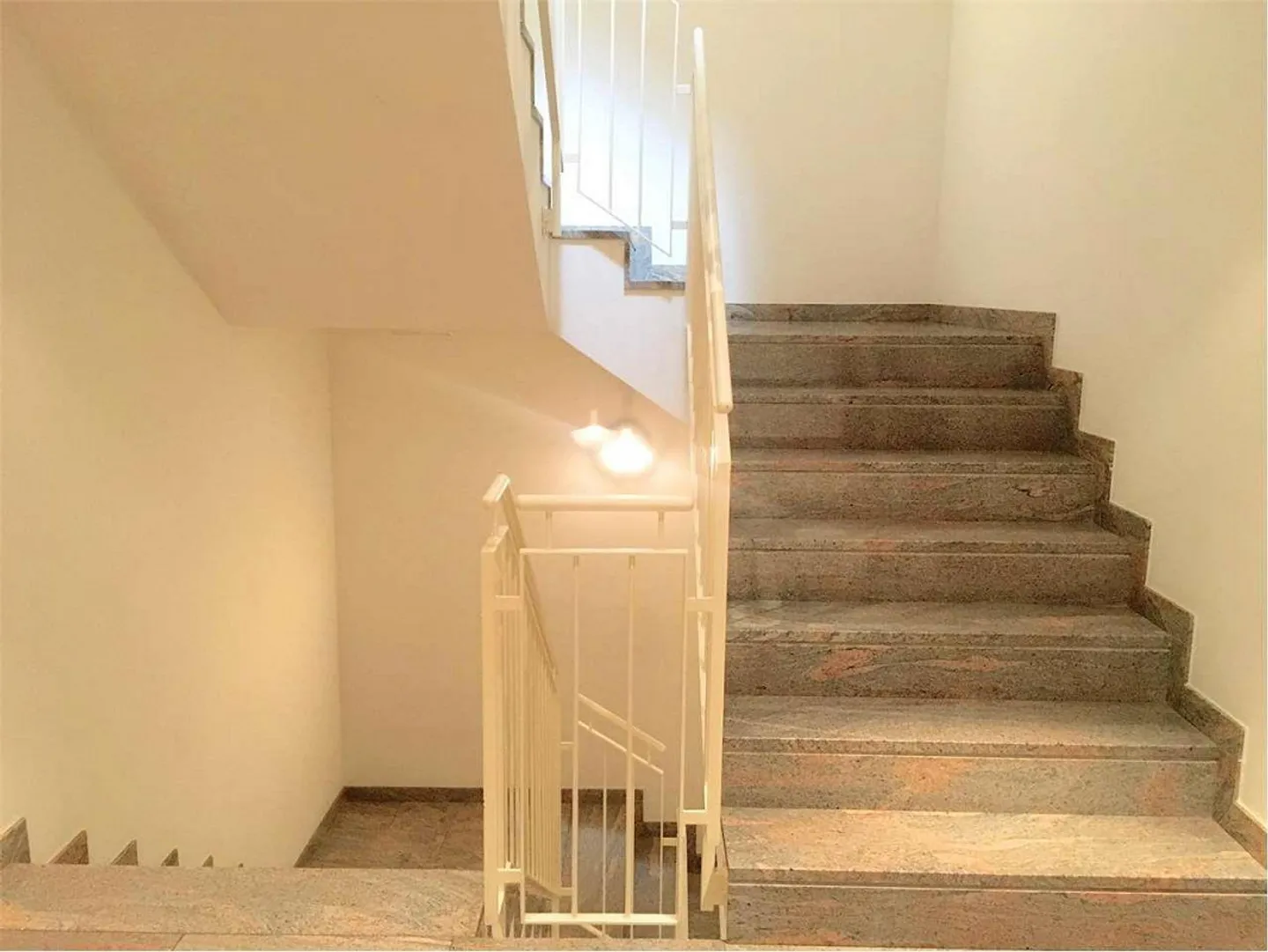 Breganzona 2.5 Rooms, Spacious and Bright Apartment - Photo 10 of 13