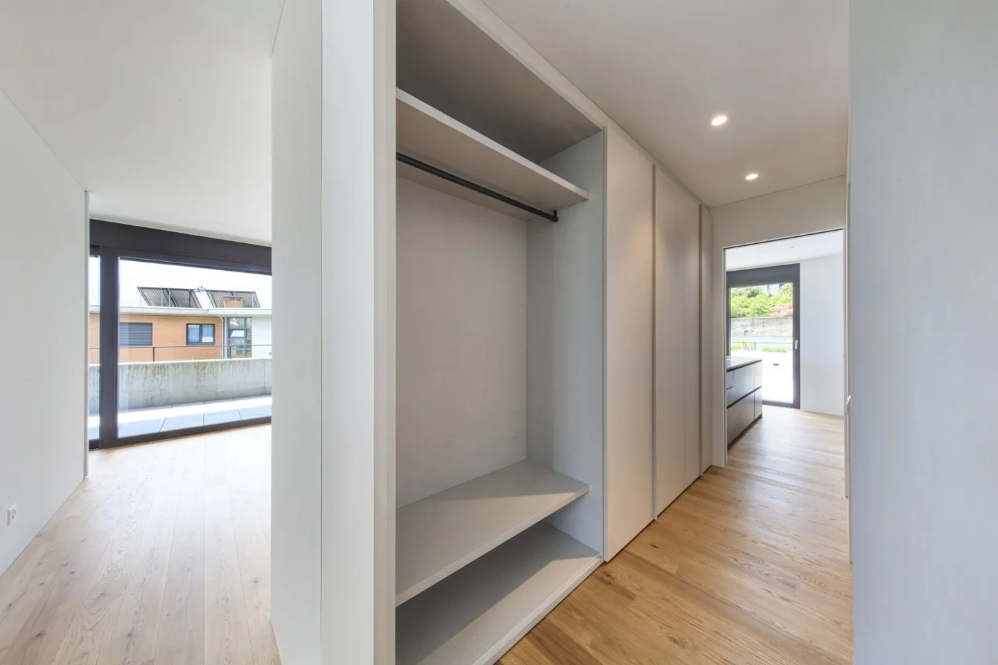 MINUSIO - New and elegant 4.5-room apartment with a large garden - Photo 8 of 22